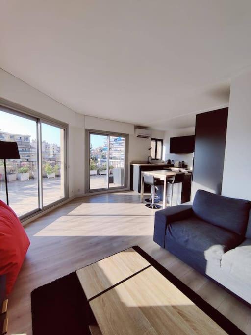 Romantic 1br Escape With Sun-rooftop Terrace