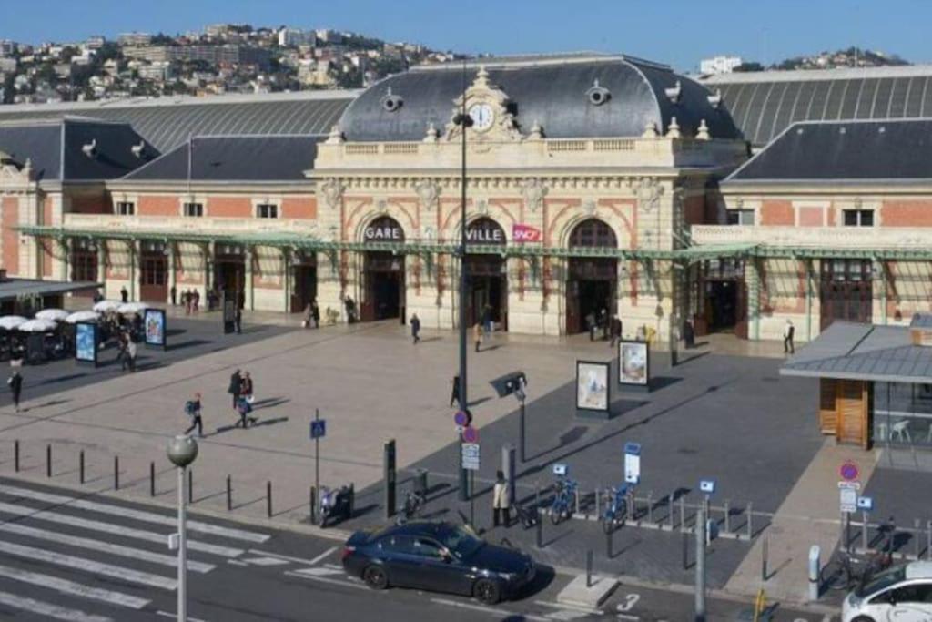 Romantic 1br Escape With Sun-rooftop Terrace Apartment Nizza