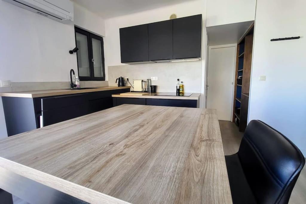 Romantic 1br Escape With Sun-rooftop Terrace