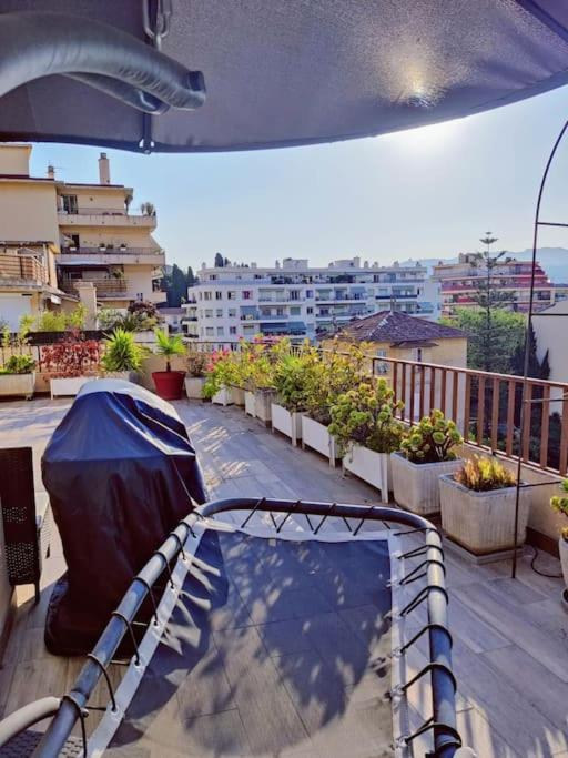 Romantic 1br Escape With Sun-rooftop Terrace