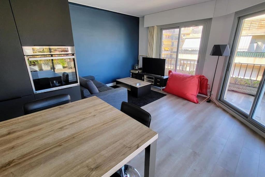 Apartment Romantic 1br Escape With Sun-rooftop Terrace