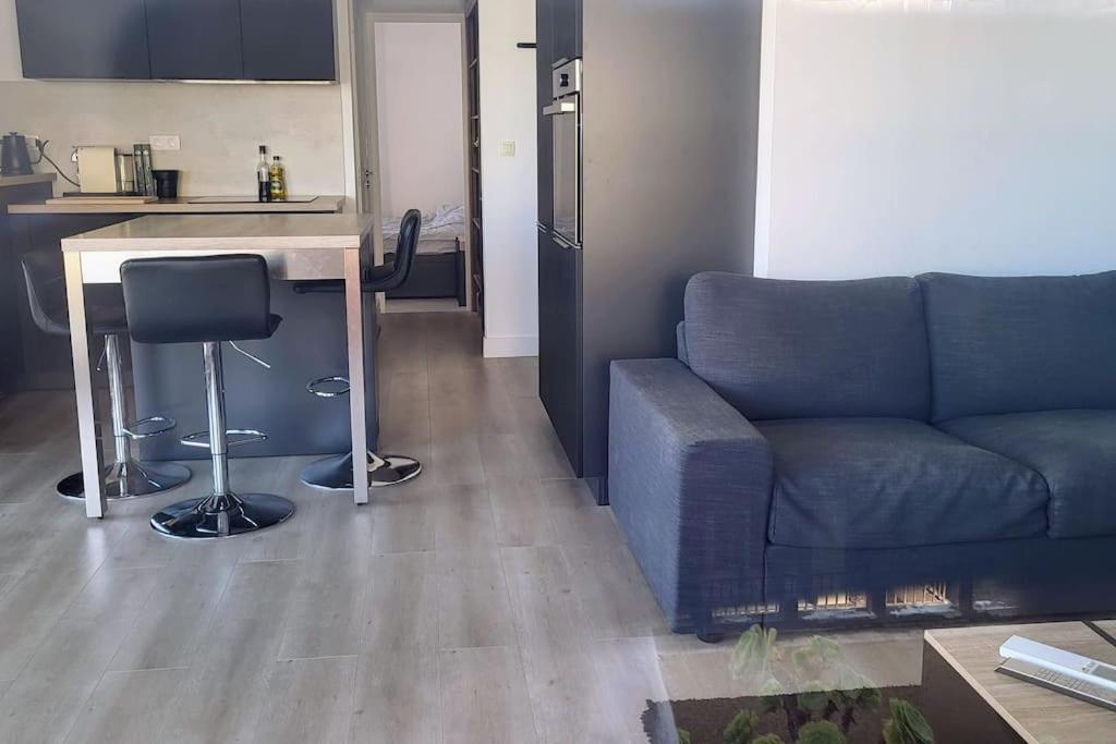 Apartment Romantic 1br Escape With Sun-rooftop Terrace *