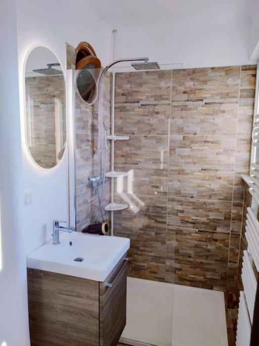 Romantic 1br Escape With Sun-rooftop Terrace *