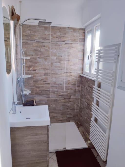 Apartment Romantic 1br Escape With Sun-rooftop Terrace
