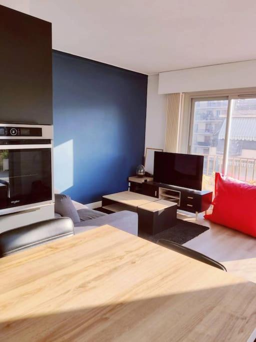 Romantic 1br Escape With Sun-rooftop Terrace Apartment Nizza