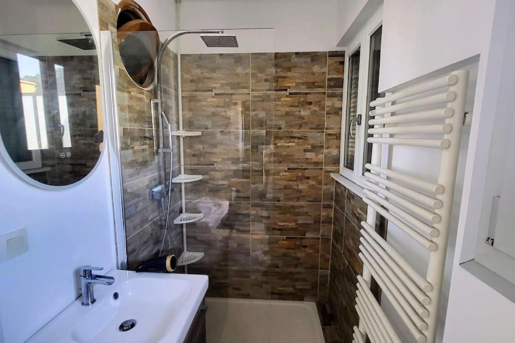 Romantic 1br Escape With Sun-rooftop Terrace Appartamento